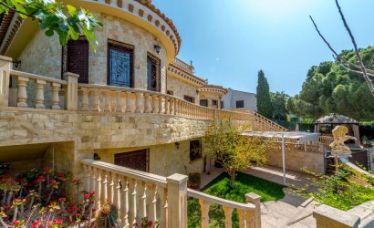 Resale - Villa -
Orihuela Costa - Costa Blanca