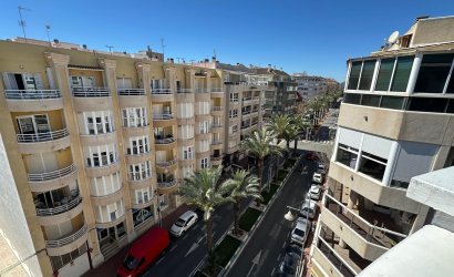 Resale - Apartment -
Torrevieja - Centro