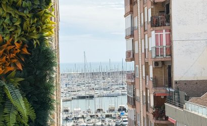 Revente - Apartment -
Torrevieja - Centro