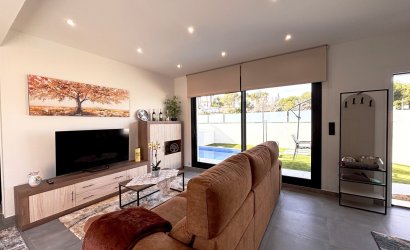 Resale - Villa -
Villamartin - Costa Blanca