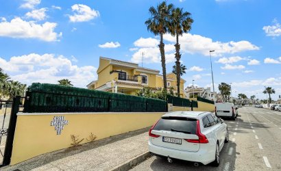 Revente - Villa -
Orihuela Costa - Costa Blanca