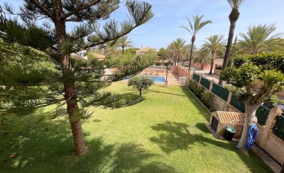 Revente - Villa -
Orihuela Costa - Costa Blanca