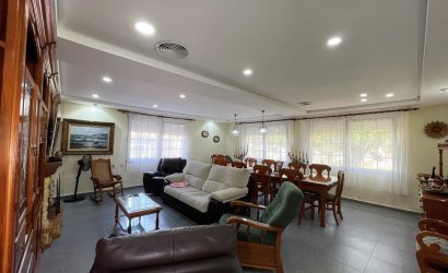 Revente - Villa -
Orihuela Costa - Costa Blanca