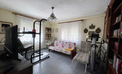 Revente - Villa -
Orihuela Costa - Costa Blanca