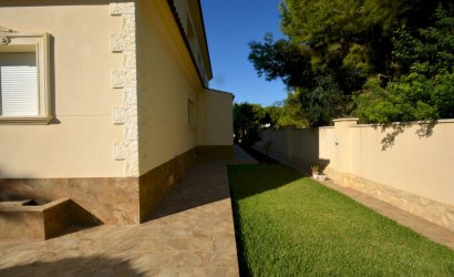 Resale - Villa -
Orihuela Costa - Costa Blanca