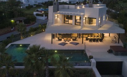 Resale - Villa -
Nueva Andalucía - Costa del Sol