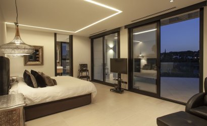 Resale - Villa -
Nueva Andalucía - Costa del Sol