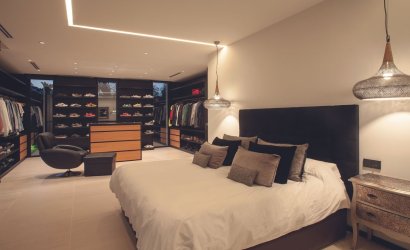 Resale - Villa -
Nueva Andalucía - Costa del Sol