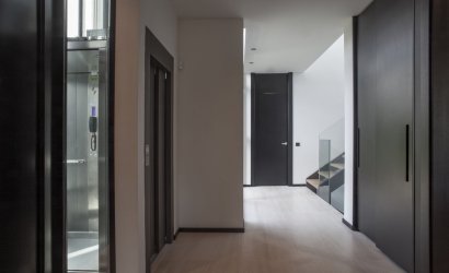 Resale - Villa -
Nueva Andalucía - Costa del Sol