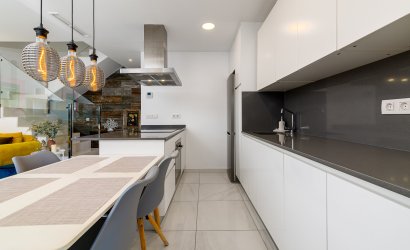 Herverkoop - Town House -
Villamartin - Costa Blanca