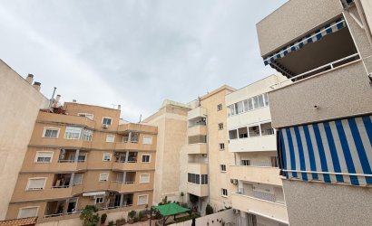 Herverkoop - Apartment -
Torrevieja - Centro