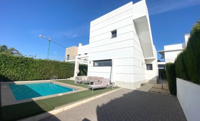 Reventa - Villa -
Ciudad Quesada - Doña Pepa