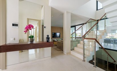 Resale - Villa -
Nueva Andalucía - Costa del Sol