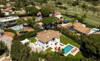 Revente - Villa -
Nueva Andalucía - Costa del Sol