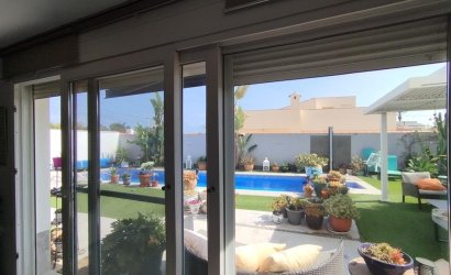 Herverkoop - Villa -
Torrevieja - Torreta Florida