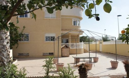 Herverkoop - Villa -
Torrevieja - La Siesta - El Salado - Torreta