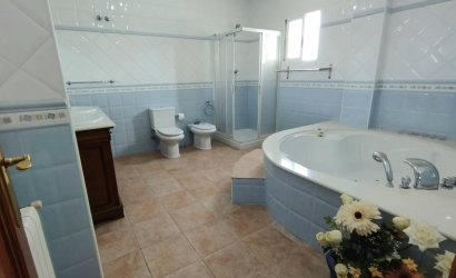 Herverkoop - Villa -
Torrevieja - La Siesta - El Salado - Torreta