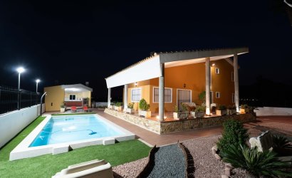Herverkoop - Finca -
Orihuela - Inland