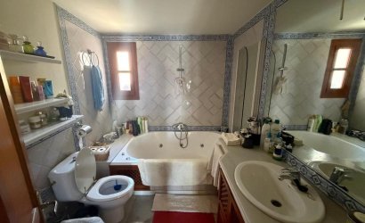 Herverkoop - Town House -
Marbella - Nagueles