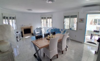 Revente - Villa -
Rojales - Inland
