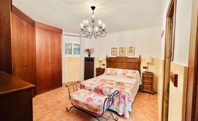 Herverkoop - Villa -
Orihuela - Urb. Montepinar