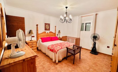 Herverkoop - Villa -
Orihuela - Urb. Montepinar