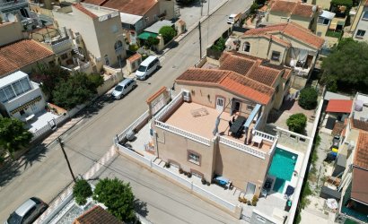 Herverkoop - Villa -
La Marina - La Marina Urb