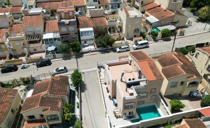 Herverkoop - Villa -
La Marina - La Marina Urb