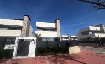 Herverkoop - Villa -
Torre Pacheco - Inland