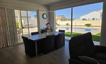Herverkoop - Villa -
Torrevieja - La Siesta - El Salado - Torreta