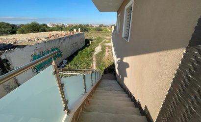 Herverkoop - Villa -
Torrevieja - La Siesta - El Salado - Torreta