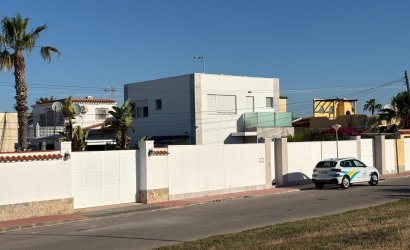 Herverkoop - Villa -
Torrevieja - La Siesta - El Salado - Torreta