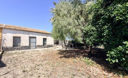 Herverkoop - Country House -
La Marina - Costa Blanca