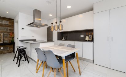 Herverkoop - Town House -
Villamartin - Costa Blanca