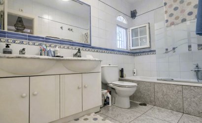 Herverkoop - Town House -
Los Dolses - Inland