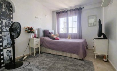 Herverkoop - Town House -
Los Dolses - Inland