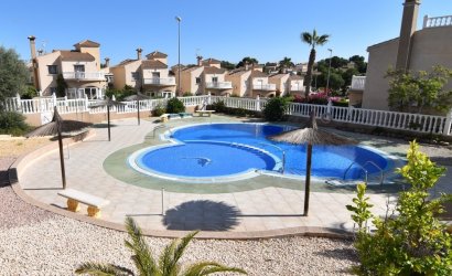 Herverkoop - Town House -
Villamartin - Costa Blanca