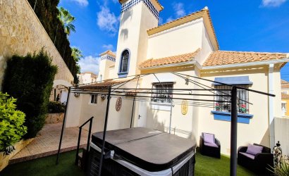 Herverkoop - Villa -
Villamartin - Costa Blanca