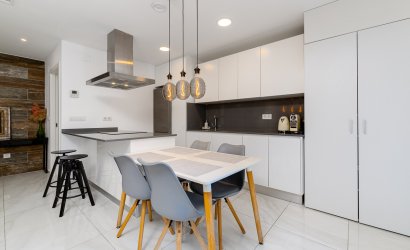 Herverkoop - Town House -
Villamartin - Costa Blanca