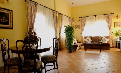 Herverkoop - Finca -
Orihuela - Inland