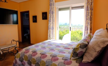 Herverkoop - Finca -
Orihuela - Inland