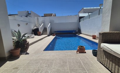 Herverkoop - Semi Detached -
San Miguel de Salinas - Inland
