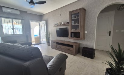 Herverkoop - Semi Detached -
San Miguel de Salinas - Inland