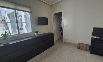 Herverkoop - Semi Detached -
San Miguel de Salinas - Inland