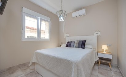 Reventa - Town House -
Torrevieja - Centro