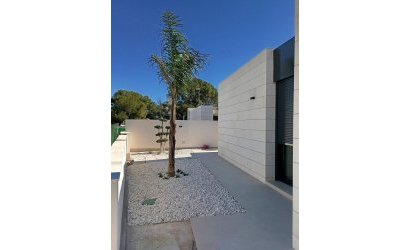 Obra nueva - Villa -
Pilar de la Horadada - Roda Golf