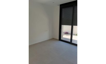 Obra nueva - Villa -
Pilar de la Horadada - Roda Golf