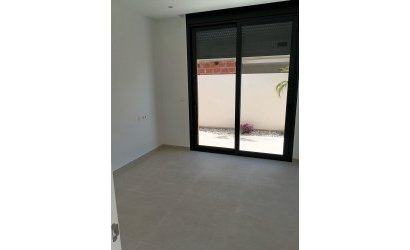 Obra nueva - Villa -
Pilar de la Horadada - Roda Golf