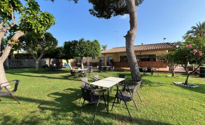 Herverkoop - Villa -
Orihuela Costa - Campoamor
