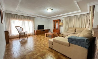 Herverkoop - Villa -
Orihuela Costa - Campoamor